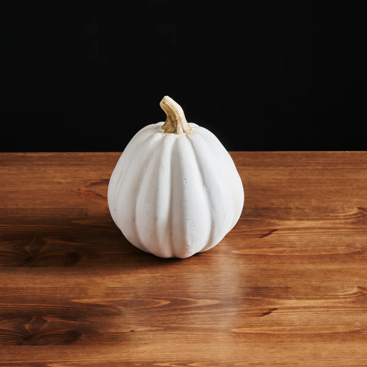 Ceramiczna dynia biała z beżowym ogonkiem 12 cm