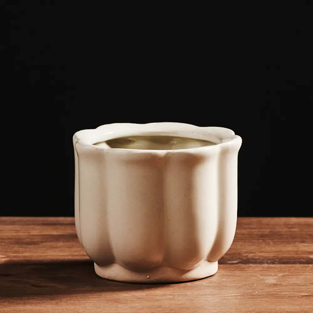 Osłonka ceramiczna z kamionki - kremowa
