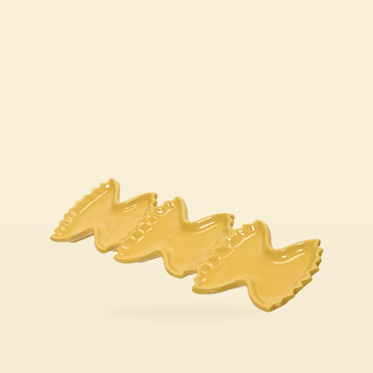Talerz ceramiczny trzy kokardki 30,5×8,5 cm żółty